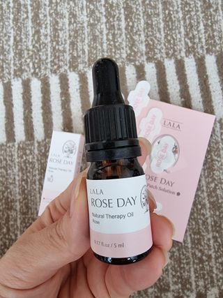 라라로즈데이 시즌2 천연 아로마오일 Y존 케어 속옷향수 이너퍼퓸 5ml  여성의 자존감을 UP시키자 — 5점을 준 리뷰어가 2021년 9월 올린 사용 사진