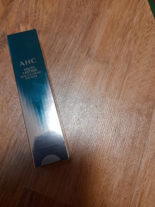 [NEW 탄력유턴 아이크림] AHC 유스 래스팅 리얼 아이크림 포 페이스 — 5점을 준 리뷰어가 2021년 1월 올린 사용 사진