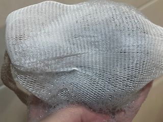 free [아토르] 9종 임상완료 아토르 다름 샴푸바_블랙  프리미엄 두피 케어 샴푸바 — 5점을 준 리뷰어가 2024년 5월 올린 사용 사진