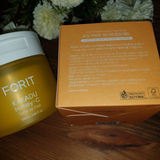 [포잇] 카카두허니씨 미백 톤업패드 190ml 60매 *1개 — 5점을 준 리뷰어가 2023년 1월 올린 사용 사진