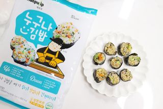 해풀잎 누구나 김밥*1ea [(혼합야채 35g *1ea,  김밥김 (5g, 5ea),  양념간장 (6g, 5ea), 참기름(5g, 2ea)] — 4점을 준 리뷰어가 2022년 8월 올린 사용 사진