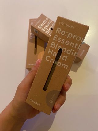 [후르디아] 끈적임 없는 착한성분 비건  핸드크림 3종 — 5점을 준 리뷰어가 2022년 11월 올린 사용 사진