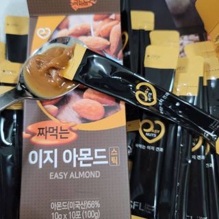 짜먹는 이지견과 짜먹는 이지아몬드, 짜먹는 이지허니피넛, 짜먹는 이지캐슈넛 각 10g X  10포 — 5점을 준 리뷰어가 2021년 2월 올린 사용 사진