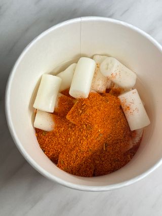 나우  [요리궁리] B타입 ( 매콤, 치즈, 매콤까르보 ) 꽃떡볶이 6개입 세트 — 4점을 준 리뷰어가 2025년 3월 올린 사용 사진