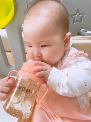 유비맘 샘방지 PPSU 빨대컵_컬러 랜덤 발송 — 5점을 준 리뷰어가 2020년 12월 올린 사용 사진