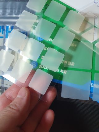 [큐어반H 커팅] 간편하게 떼서 쓰는 자외선차단 습윤밴드 (1팩/30매입) — 5점을 준 리뷰어가 2022년 11월 올린 사용 사진