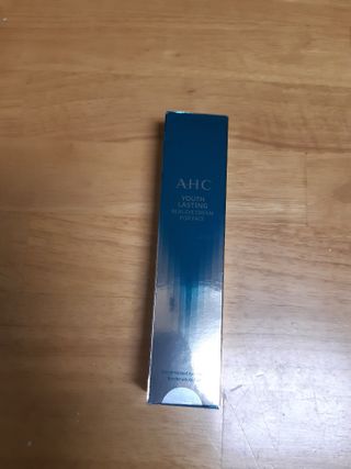 [NEW 탄력유턴 아이크림] AHC 유스 래스팅 리얼 아이크림 포 페이스 — 4점을 준 리뷰어가 2021년 2월 올린 사용 사진