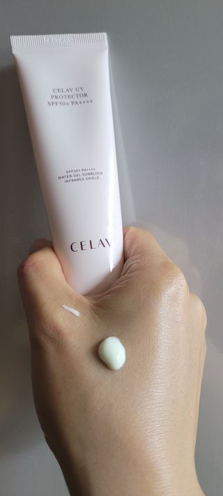 프리마인 선크림만 바꿨을 뿐인데 매일 물 2L챙겨먹고 기초케어 완벽하게 한 물빛피부 완성,셀라브UV프로텍터 — 4.5점을 준 리뷰어가 2023년 6월 올린 사용 사진