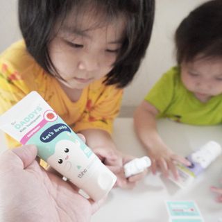 닥터데디스 안심저불소 키즈치약 (라즈베리, 청포도향 중 택 1) 60g +  여행용 미니 치약 15g — 5점을 준 리뷰어가 2022년 8월 올린 사용 사진