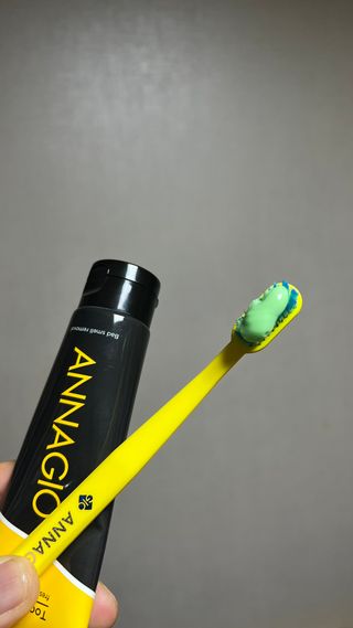 [지오클린] 안나지오 구취케어  기능성 치약 칫솔 세트 (칫솔 5 개+치약 100g 1 개 ) — 5점을 준 리뷰어가 2022년 7월 올린 사용 사진