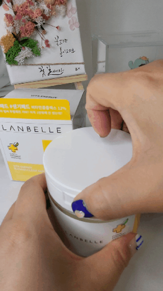 랑벨 비타 에너지 잡티 앰플 패드 65매 (투명하고 밝은 얼굴 광채패드) — 5점을 준 리뷰어가 2022년 6월 올린 사용 사진