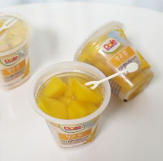 돌 MF[Dole] 파인애플컵/망고컵/복숭아컵 198g 6입X1박스 (맛 1가지 랜덤 발송) — 5점을 준 리뷰어가 2024년 5월 올린 사용 사진
