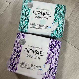 나무드 [데이위드] 국내생산 생리대 가벼운 초 슬림핏 프레쉬 씬 순면커버 생리대 10개입X1팩 — 5점을 준 리뷰어가 2021년 10월 올린 사용 사진