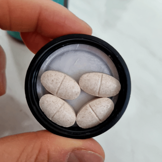 짱스마일 락토페린 프리미엄 정 1000ml x 60정 — 4.5점을 준 리뷰어가 2022년 12월 올린 사용 사진