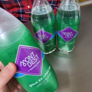 몽베스트 Montbest with Sparkling water Plain 20병 — 4점을 준 리뷰어가 2021년 10월 올린 사용 사진
