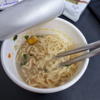 NISSIN 닛신 컵누들  4종 - 씨푸드오리지날, 씨푸드 스파이시, 씨푸드 커리, 씨푸드 XO소스 — 5점을 준 리뷰어가 2022년 12월 올린 사용 사진