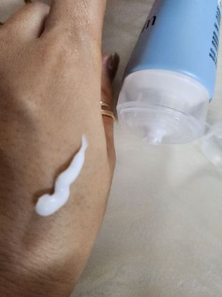 나우 [리브엠]피부 속부터 겹겹이, 촘촘하게! 워터핏8중 수분착붙 크림 — 4점을 준 리뷰어가 2024년 12월 올린 사용 사진