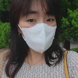 [에버그린] 2D 새부리형 KF80 중형 화이트 25매 — 5점을 준 리뷰어가 2021년 8월 올린 사용 사진