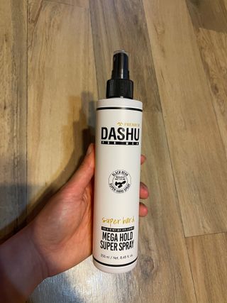 다슈코리아 다슈 포 맨 프리미엄 메가 홀드 슈퍼 스프레이 250ml — 4점을 준 리뷰어가 2021년 4월 올린 사용 사진