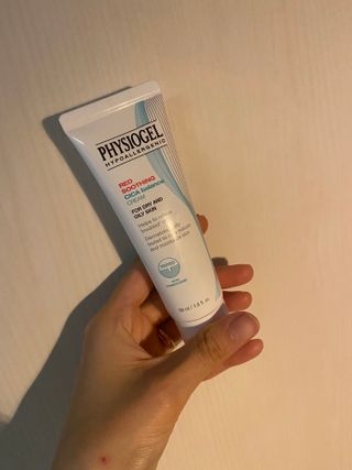 피지오겔 레드수딩 시카밸런스 크림 50ml — 3점을 준 리뷰어가 2022년 4월 올린 사용 사진