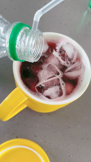 몽베스트 Montbest with Sparkling water Lime20병 — 5점을 준 리뷰어가 2022년 6월 올린 사용 사진
