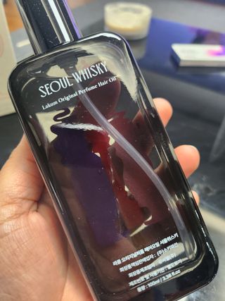 라쿰 서울위스키 헤어퍼퓸 (헤어에센스/오일) 100ml — 5점을 준 리뷰어가 2023년 4월 올린 사용 사진