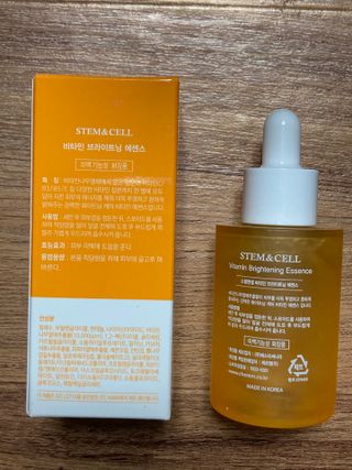 체르엠 스템앤셀 비타민 브라이트닝 에센스 30ml 1개 — 4.5점을 준 리뷰어가 2021년 11월 올린 사용 사진
