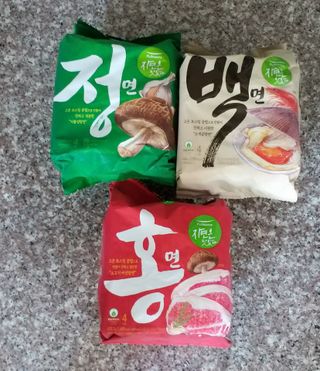 [풀무원] 자연은맛있다 정면, 백면, 홍면  세트 — 5점을 준 리뷰어가 2021년 4월 올린 사용 사진