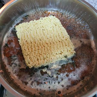 더밥  고추마녀 라볶이 +  나이스미 무설탕 현미후레이크 — 5점을 준 리뷰어가 2021년 10월 올린 사용 사진