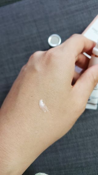 산수시 일루미네이팅 펄 영양 다크서클 스틱 아이 크림 케어 15ml — 5점을 준 리뷰어가 2021년 6월 올린 사용 사진