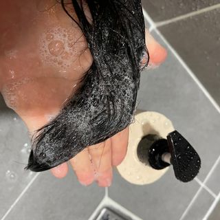 프리마인 더이상 뻣뻣하고 효과없는 탈모샴푸는 NO. 근본부터 케어하는 셀베이스 그린티샴푸(500ml) — 5점을 준 리뷰어가 2023년 1월 올린 사용 사진