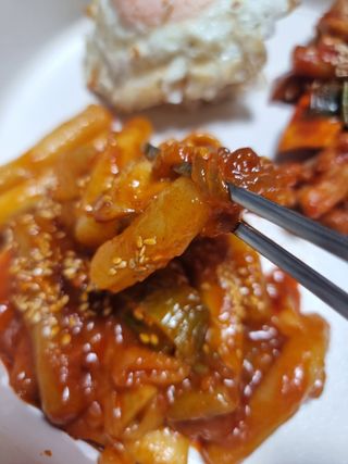 한성기업 무볼레 닭떡볶이+해물떡볶이 2종 세트 — 5점을 준 리뷰어가 2021년 9월 올린 사용 사진