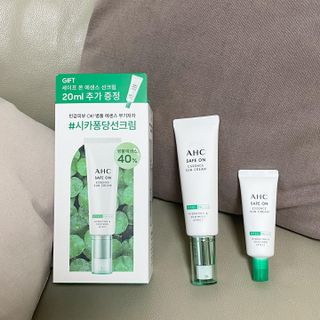 [AHC] 세이프온 에센스 선크림 올리브영 스페셜 증정 기획세트 — 5점을 준 리뷰어가 2022년 6월 올린 사용 사진