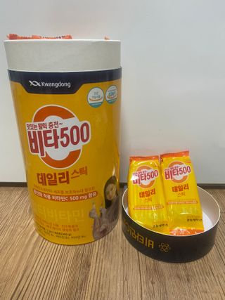 광동생활건강 [광동] 제니비타민C 비타500데일리스틱 180포+제니등신대+제니스티커 — 5점을 준 리뷰어가 2021년 12월 올린 사용 사진