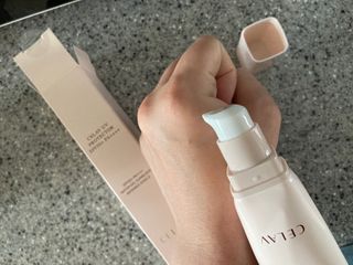 프리마인 선크림만 바꿨을 뿐인데 매일 물 2L챙겨먹고 기초케어 완벽하게 한 물빛피부 완성,셀라브UV프로텍터 — 5점을 준 리뷰어가 2023년 7월 올린 사용 사진