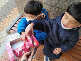 롯데제과 ABC초코쿠키 핑크베리 — 5점을 준 리뷰어가 2021년 2월 올린 사용 사진