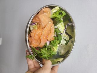 밸런스 다이어트랩 밸다랩 프리미엄 훈제연어 슬라이스 120g — 5점을 준 리뷰어가 2023년 4월 올린 사용 사진