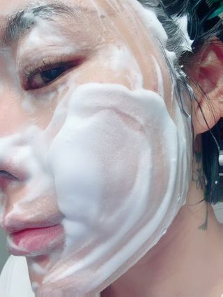 나우 [리브엠] 화해 1등 각질 클렌저! 시카좀 카밍 딥 클렌징 폼 — 5점을 준 리뷰어가 2025년 7월 올린 사용 사진
