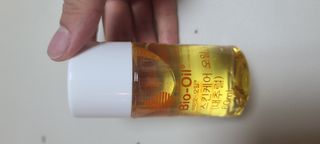바이오오일 [바이오-오일] 스킨케어 오일 내추럴 60ml — 5점을 준 리뷰어가 2021년 11월 올린 사용 사진