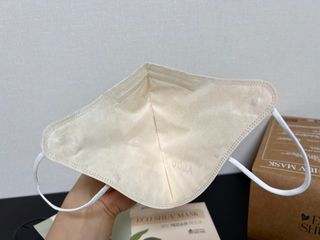 알도(A.L.D.O) 알도 에코슈브 성인 마스크(특대형) — 5점을 준 리뷰어가 2022년 9월 올린 사용 사진