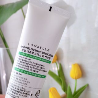 랑벨 내츄럴 프레시 업 선크림 75ml — 5점을 준 리뷰어가 2022년 5월 올린 사용 사진