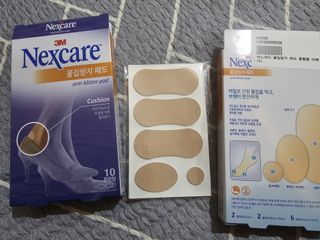 3M 넥스케어 물집방지쿠션테이프 1매 + 물집방지패드 10매 — 5점을 준 리뷰어가 2024년 3월 올린 사용 사진