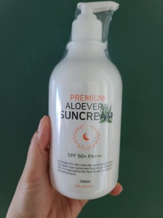 [닥터문] 프리미엄 알로에베라 선크림 500ml — 5점을 준 리뷰어가 2022년 6월 올린 사용 사진