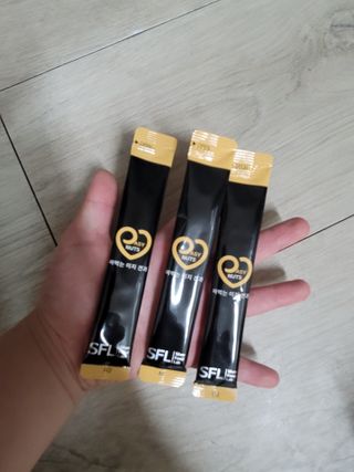 짜먹는 이지견과 짜먹는 이지아몬드, 짜먹는 이지허니피넛, 짜먹는 이지캐슈넛 각 10g X  10포 — 5점을 준 리뷰어가 2021년 1월 올린 사용 사진