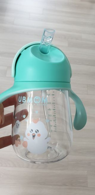 유비맘 트라이탄 코니빨대컵_컬러 랜덤 발송 — 3점을 준 리뷰어가 2021년 3월 올린 사용 사진