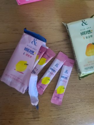 비타앤C 레몬맛, 망고맛 — 4.5점을 준 리뷰어가 2021년 7월 올린 사용 사진
