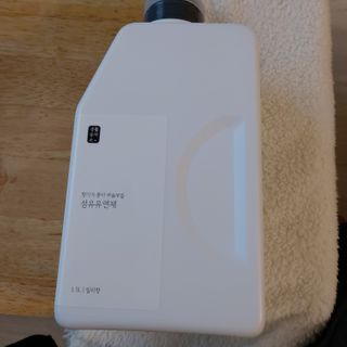 [생활공작소] 섬유유연제 + 세탁세제 1.5L 릴리향 — 4점을 준 리뷰어가 2021년 2월 올린 사용 사진