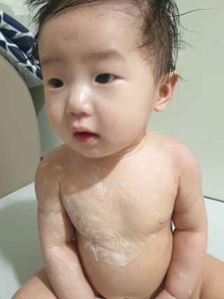 mom e 맘이 내추럴 베이비 케어 샴푸앤바스+로션 — 리뷰어가 2021년 1월 올린 사용 사진