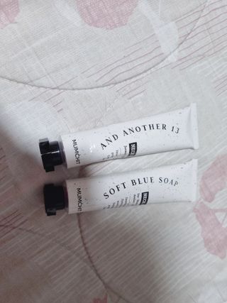멈칫(MUMCHIT) 넥퍼퓸 NECKPERFUME 2가지 향 — 5점을 준 리뷰어가 2021년 11월 올린 사용 사진