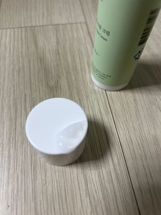 술람미네이처 자연주의 화장품ㅣ속보습 충전 + 민감/트러블 피부 진정 - 알로에 듬뿍 수분 크림 50ml — 5점을 준 리뷰어가 2022년 6월 올린 사용 사진
